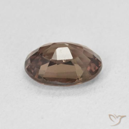 Granate que cambia de color Marrón oscuro natural de 1.21 ct, Ovalada, VVS-VS