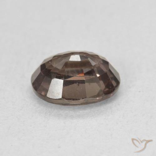 Granate que cambia de color Marrón oscuro natural de 1.30 ct, Ovalada, VVS-VS