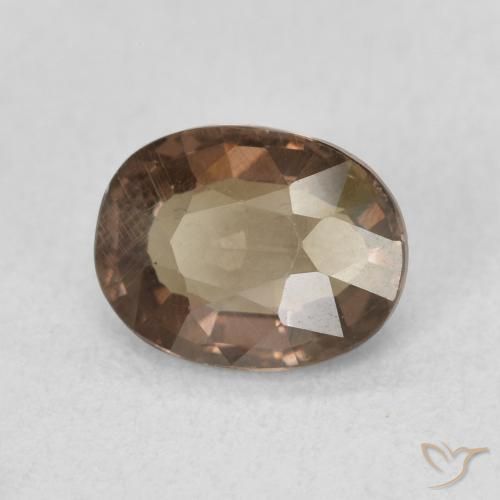 Granate que cambia de color Marrón oscuro natural de 1.32 ct, Ovalada, VVS-VS
