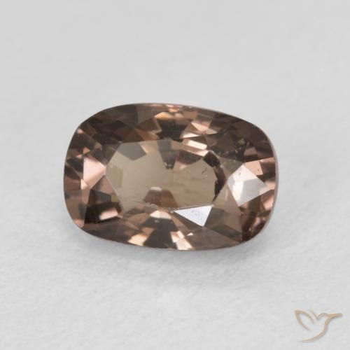 Granate que cambia de color Marrón oscuro natural de 1.39 ct, Forma Cojín, VS