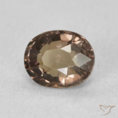 Granate que cambia de color Marrón oscuro natural de 0.80 ct, Ovalada, VVS