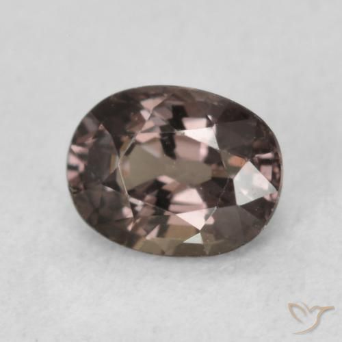 Granate que cambia de color Marrón nuez natural de 0.92 ct, Ovalada, VVS