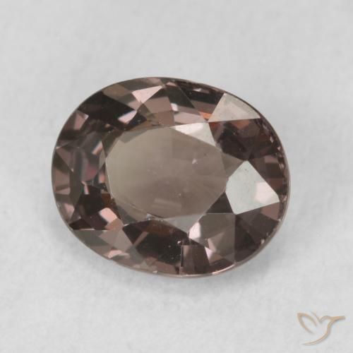 Granate que cambia de color Marrón nogal natural de 1.03 ct, Ovalada, VVS