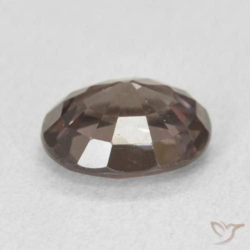 Granate que cambia de color Marrón nogal natural de 1.03 ct, Ovalada, VVS