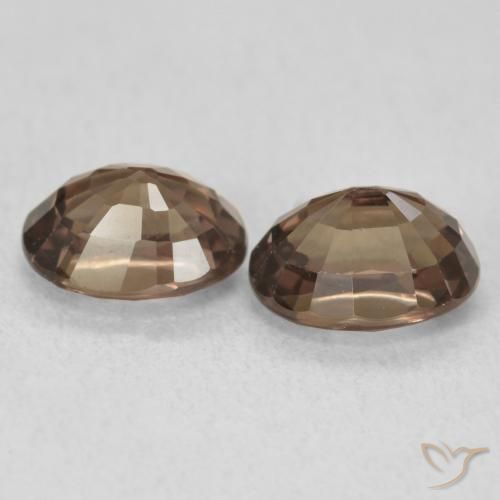 Gemas de Granate que cambia de color Marrón claro medio natural de 2.84 ct, Ovalada, VVS-VS
