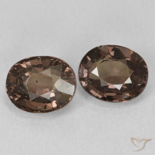 Gemas de Granate que cambia de color Marrón claro medio natural de 3.15 ct, Ovalada, VVS-VS