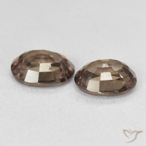 Gemas de Granate que cambia de color Marrón claro medio natural de 2.05 ct, Ovalada, VS