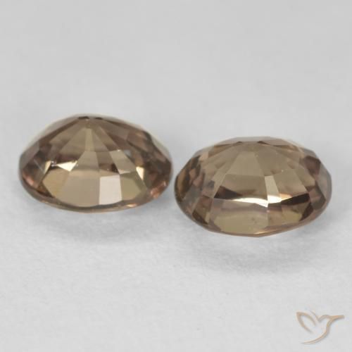 Gemas de Granate que cambia de color Marrón claro medio natural de 2.03 ct, Ovalada, VS