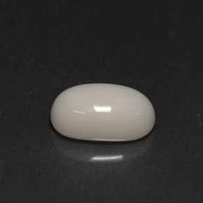 Coral blanco natural de 2,78 ct, corte óvalo, opaco