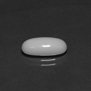 Coral blanco natural de 2,29 ct, corte óvalo, opaco