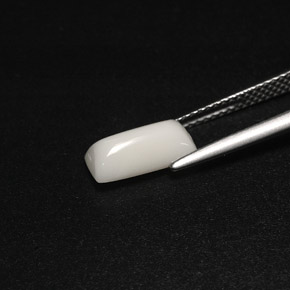 Coral blanco natural de 1,98 ct, baguette, opaco