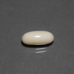 Coral blanco natural de 2,41 ct, corte óvalo, opaco