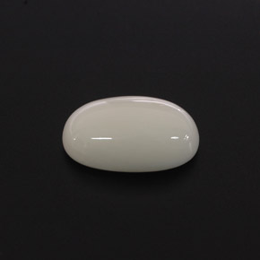 Coral blanco natural de 2,37 ct, corte óvalo, opaco