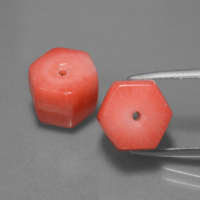 Gemas de coral rosa natural de  ct, forma elegante, opaco