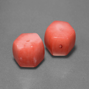 Gemas de coral rosa natural de  ct, forma elegante, opaco