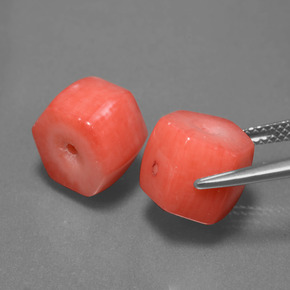 Gemas de coral rosa natural de  ct, forma elegante, opaco