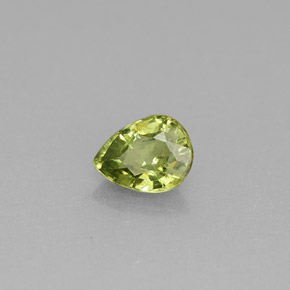 Granate demantoide verde natural de 0,39 ct, en forma de pera, VS-SI