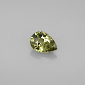 Granate demantoide verde natural de 0,57 ct, en forma de pera, VS