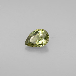 Granate demantoide verde natural de 0,57 ct, en forma de pera, VS