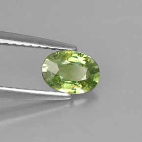Granate demantoide verde natural de 0,54 ct, corte óvalo, VS-SI