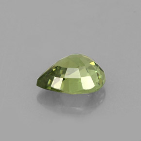 Granate demantoide verde natural de 0,66 ct, en forma de pera, VS
