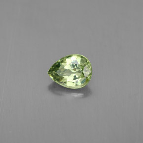 Granate demantoide verde natural de 0,43 ct, en forma de pera, VS