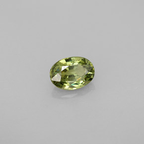 Granate demantoide verde natural de 0,67 ct, corte óvalo, VS