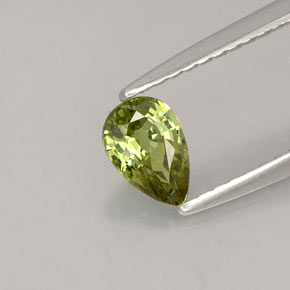 Granate demantoide verde natural de 0,49 ct, en forma de pera, VS