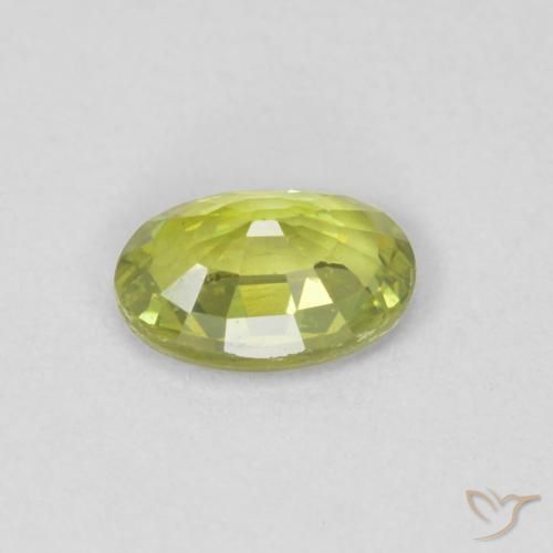 Granate demantoide Verde terroso cálido natural de 0.55 ct, Ovalada, VVS-VS