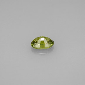 Granate demantoide verde natural de 0,65 ct, corte óvalo, VS