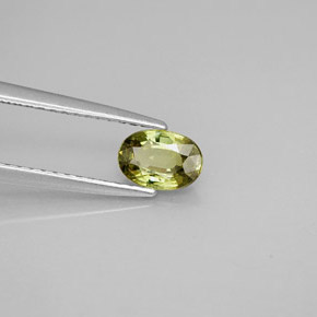 Granate demantoide verde natural de 0,63 ct, corte óvalo, VS