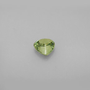 Granate demantoide verde natural de 0,77 ct, trillón, VS
