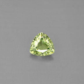 Granate demantoide verde natural de 0,57 ct, trillón, VS