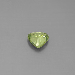 Granate demantoide verde natural de 0,57 ct, trillón, VS