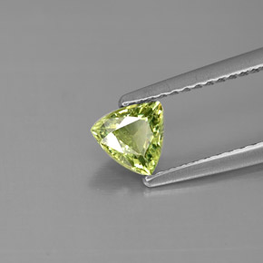 Granate demantoide verde natural de 0,56 ct, trillón, VS