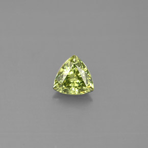 Granate demantoide verde natural de 0,53 ct, trillón, VS