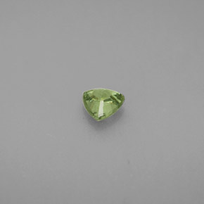 Granate demantoide verde natural de 0,35 ct, trillón, VS