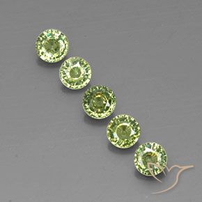 1.50ctw Natural Olive Green  Granate demantoide, Redondo, VVS-VS