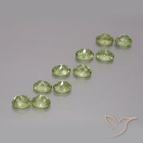 Gemas de Granate demantoide Verde medio natural de 2.51 ct, Ovalada, VS
