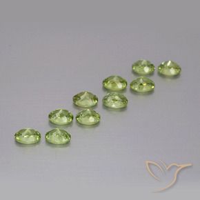 Gemas de Granate demantoide Verde bosque natural de 2.02 ct, Ovalada, VS