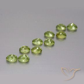 Gemas de Granate demantoide Verde medio natural de 2.54 ct, Ovalada, VS
