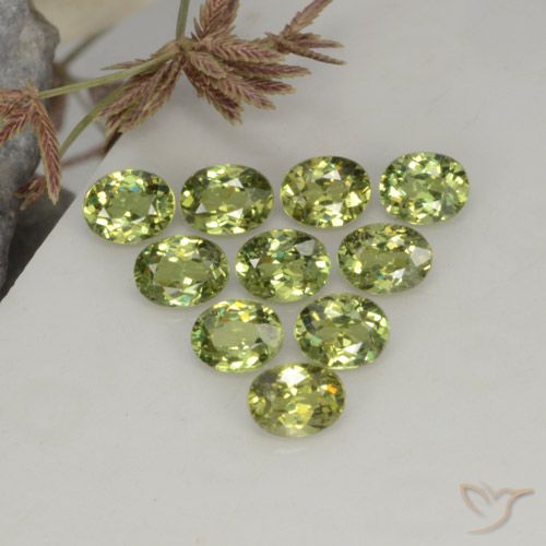 2.19ctw Natural Verde Oliva Granate demantoide, Ovalada, VS