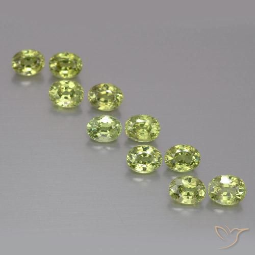 2.66ctw Natural Medium Light Green Granate demantoide, Ovalada, VS