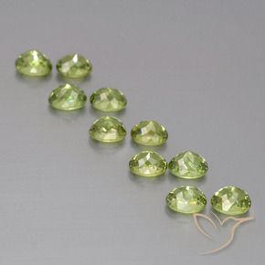 Gemas de Granate demantoide Medium Light Green natural de 2.84 ct, Ovalada, VS