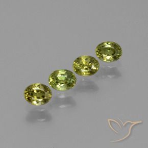 Gemas de Granate demantoide Verde amarillento natural de 0.95 ct, Ovalada, VS