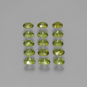 Gemas de Granate demantoide Verde cálido natural de 3.34 ct, Corte Óvalo, VS