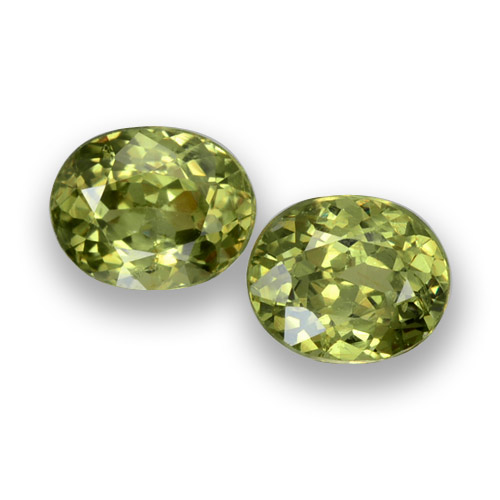 Gemas de Granate demantoide Verde cálido natural de 0.94 ct, Corte Óvalo, VS