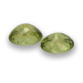 Gemas de Granate demantoide Verde cálido natural de 0.94 ct, Corte Óvalo, VS