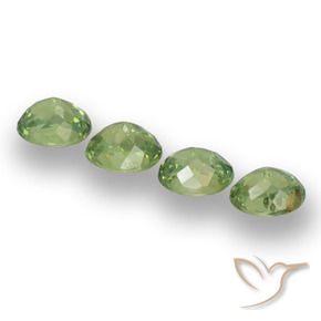 Gemas de Granate demantoide Verde bosque natural de 1.48 ct, Ovalada, VS