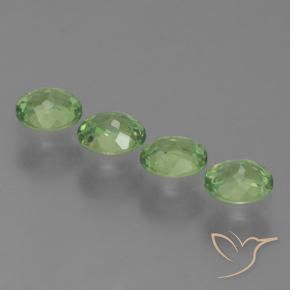 Gemas de Granate demantoide Verde medio natural de 1.20 ct, Ovalada, VS